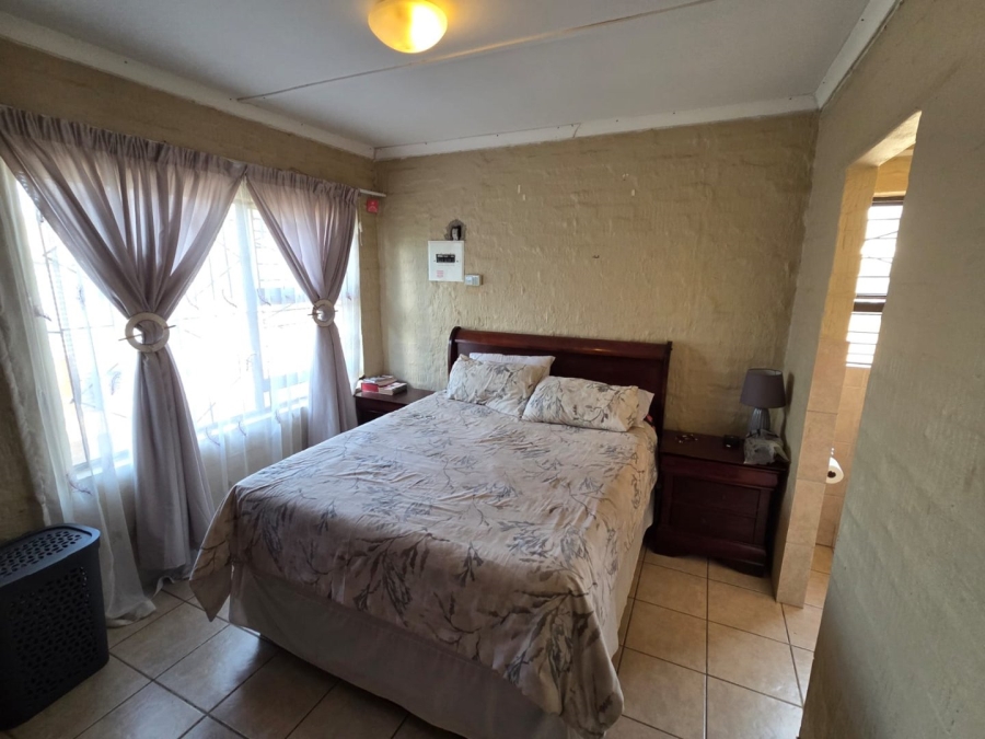 3 Bedroom Property for Sale in Lourierpark Free State